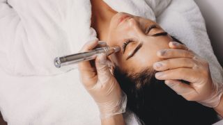 Cosmética para microagulhamento: produtos profissionais para recuperação e regeneração da pele
